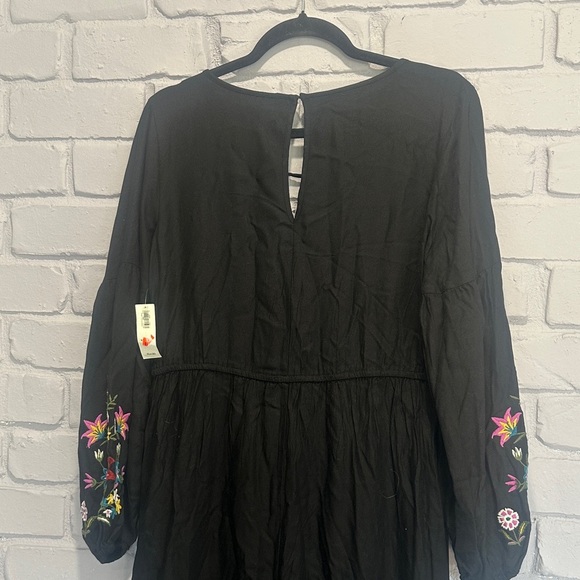 NEW Old Navy Black Dress with Floral Embroidery size S - Picture 4 of 7